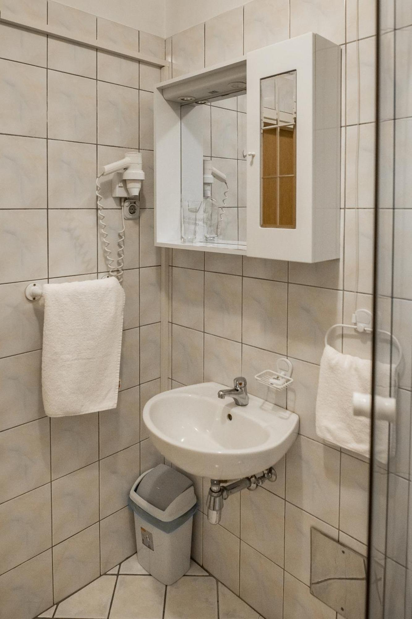 Carlstadt Hotel 3*