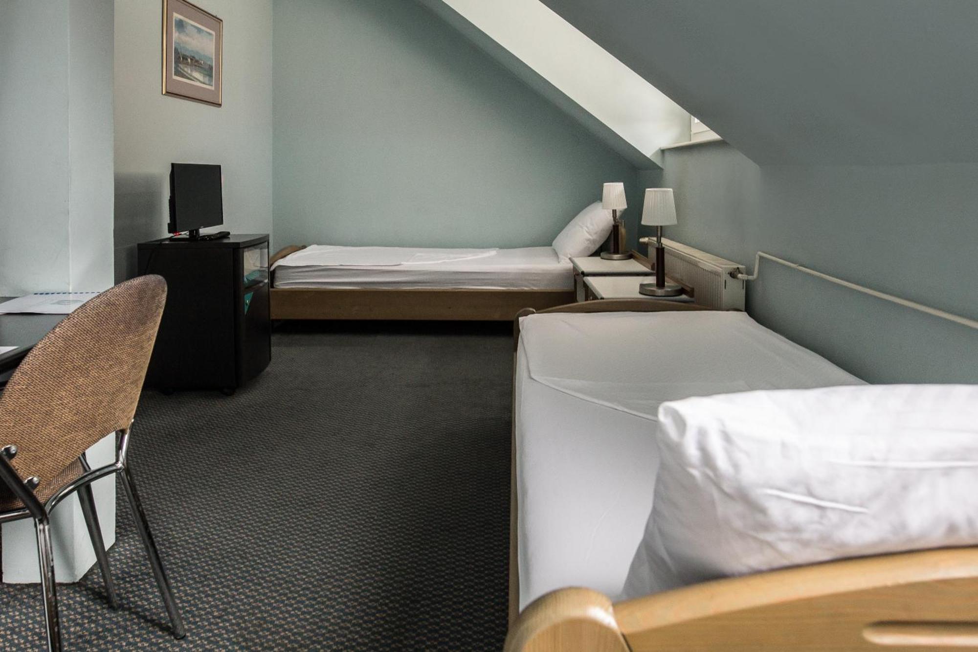 Carlstadt Hotel