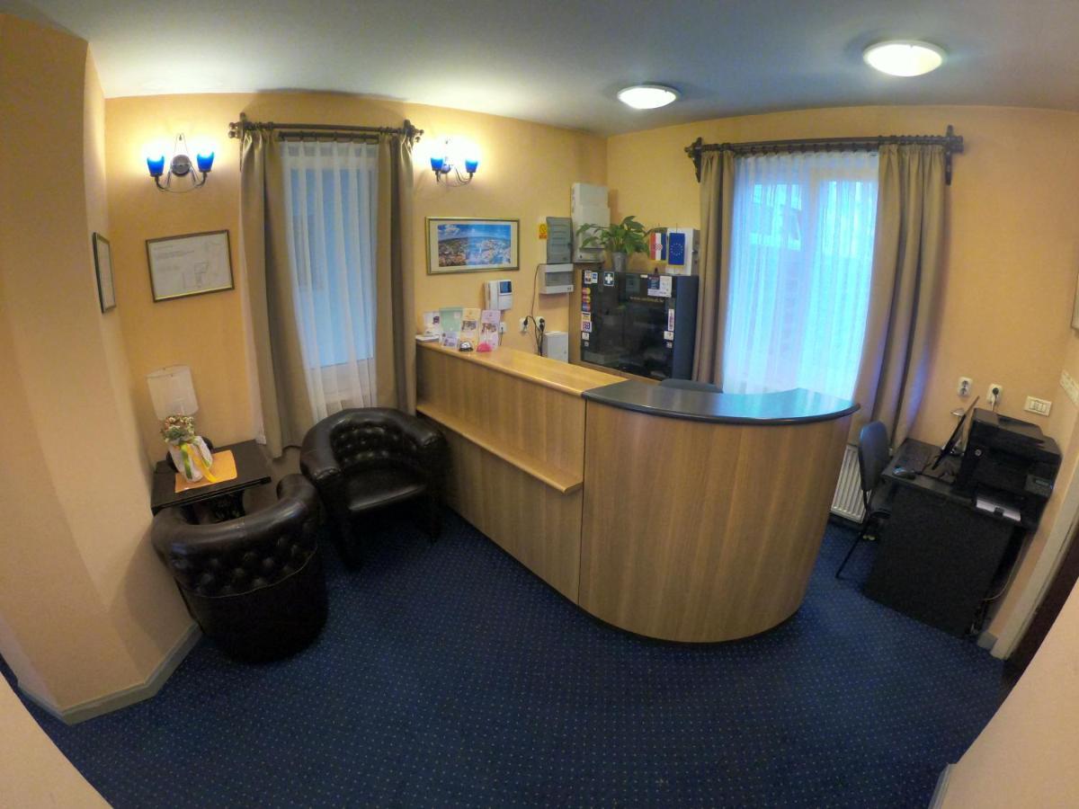 Hotel Carlstadt 3*